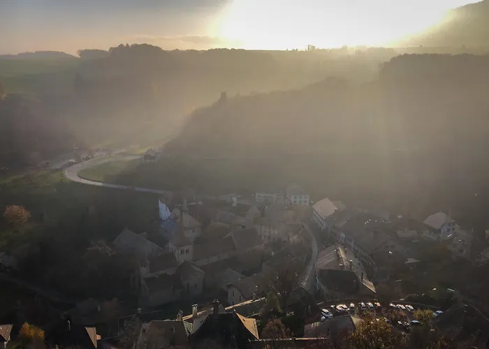 La Croisee Des Chemins * Premier