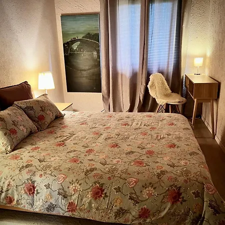 Проживание в семье La Croisee Des Chemins Premier